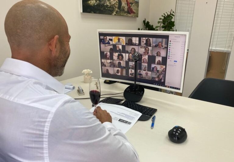 הרמת כוסית בזום סיעוד